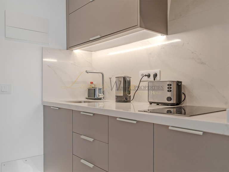 Apartment for Sale in Los Cristianos, Tenerife, España 17