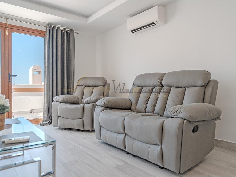 Apartment for Sale in Los Cristianos, Tenerife, España 7