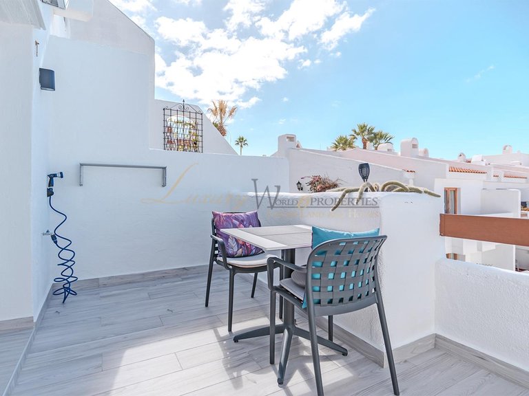 Apartment for Sale in Los Cristianos, Tenerife, España 9
