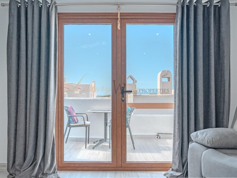 Apartment for Sale in Los Cristianos, Tenerife, España 8