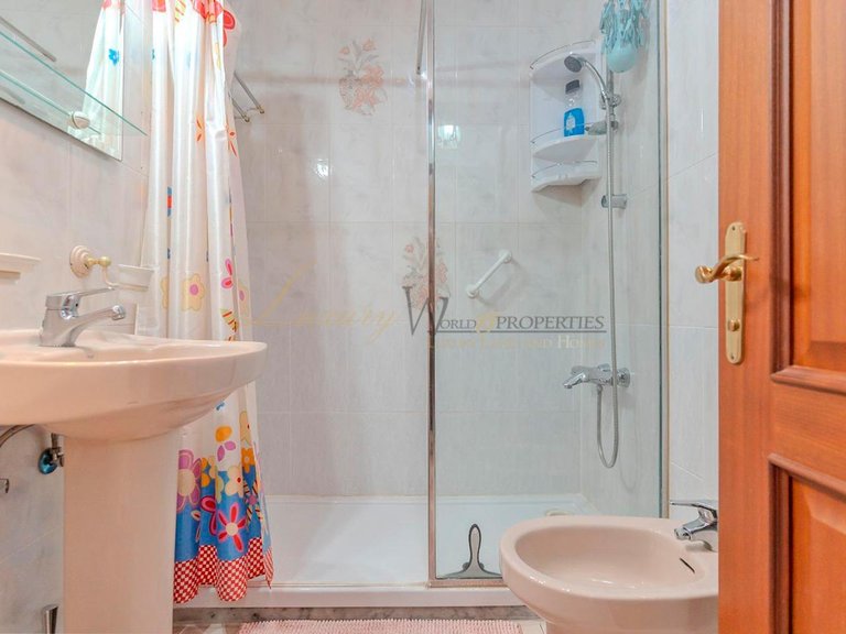 Apartment for Sale in Las Galletas, Tenerife, España 14