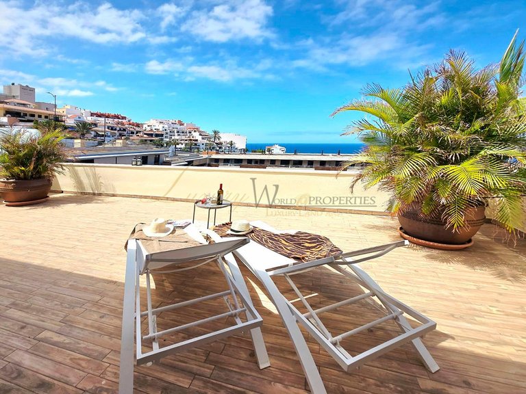 Penthouse for Sale in Los Gigantes, Tenerife, España 2
