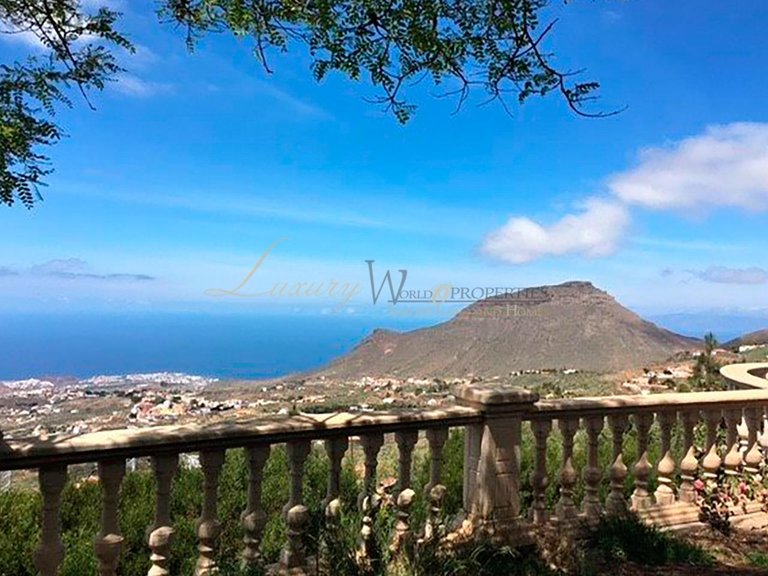 Villa for Sale in Arona, Tenerife, España 4