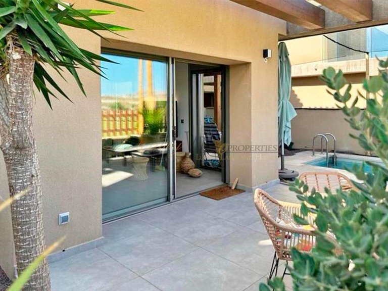 Villa for Sale in Amarilla Golf, Tenerife, España 8