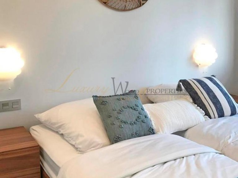 Villa for Sale in Amarilla Golf, Tenerife, España 28