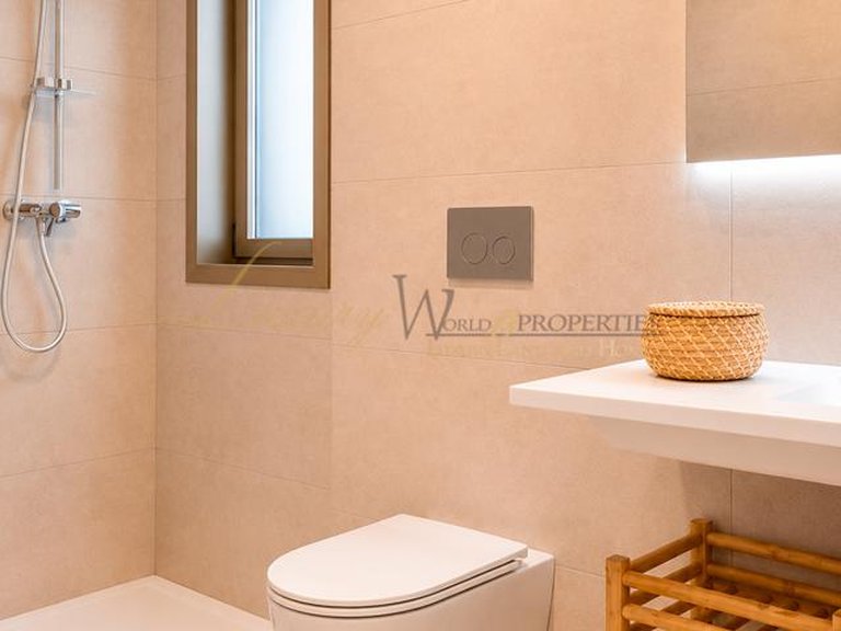 Villa for Sale in Amarilla Golf, Tenerife, España 33