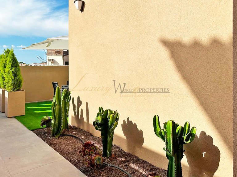Villa for Sale in Amarilla Golf, Tenerife, España 36
