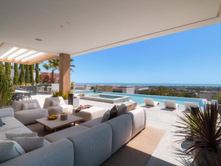 Villa for Sale in Benahavís, Malaga 41