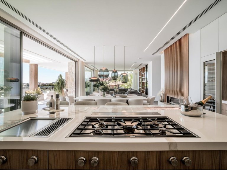 Villa for Sale in Benahavís, Malaga 15