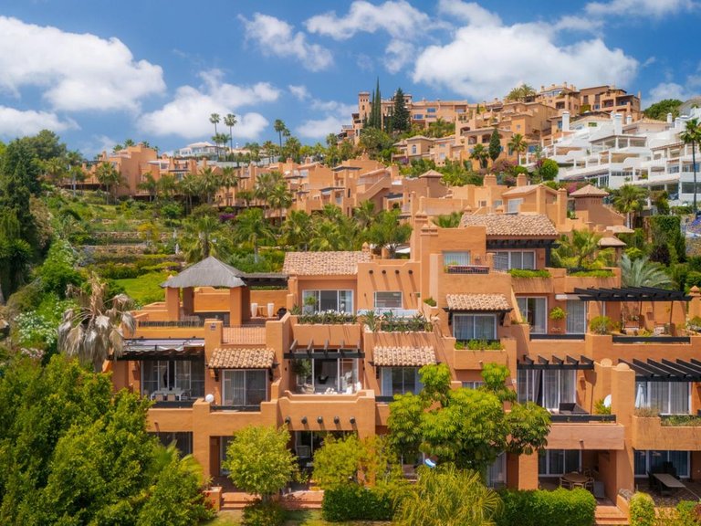Penthouse for Sale in Marbella, Malaga 1