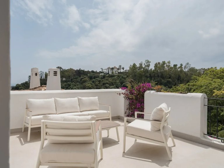 Apartment for Sale in Benahavis, Malaga 1