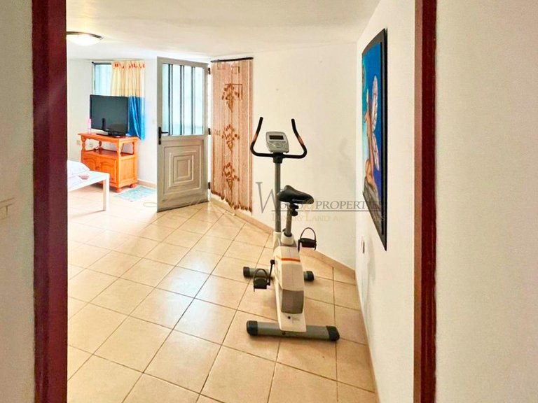 Apartment for Sale in Valle San Lorenzo, Tenerife, España 3