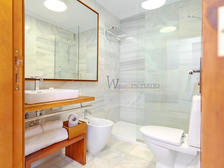 Apartment for Sale in Playa De Las Americas, Tenerife, España 19
