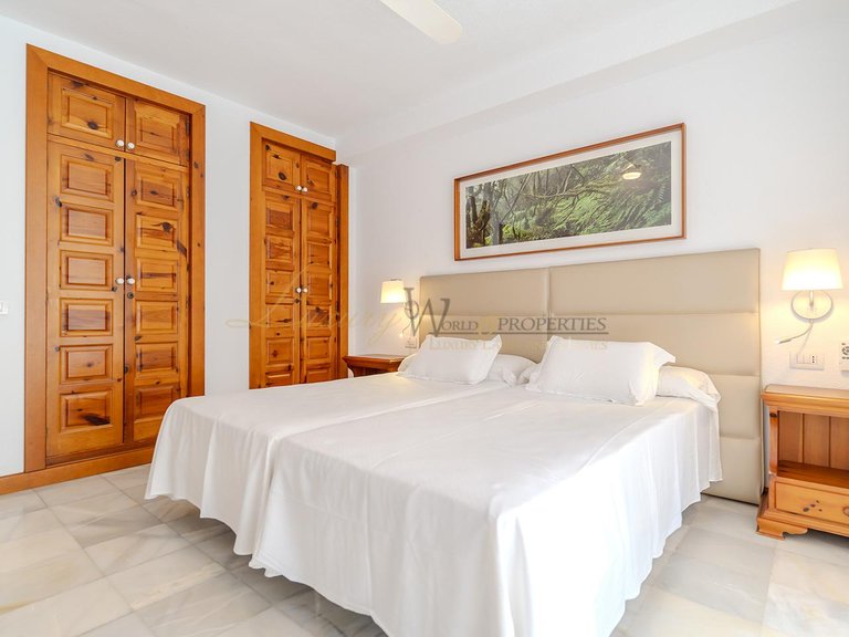 Apartment for Sale in Playa De Las Americas, Tenerife, España 15