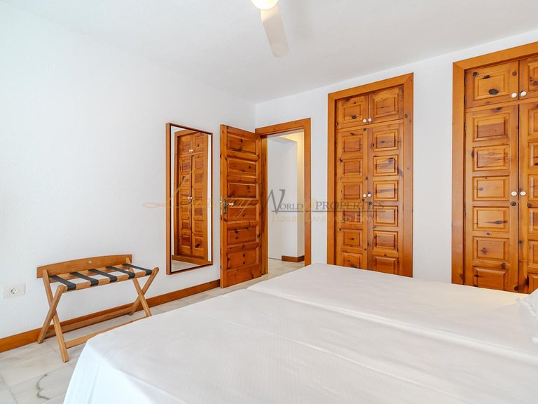 Apartment for Sale in Playa De Las Americas, Tenerife, España 17