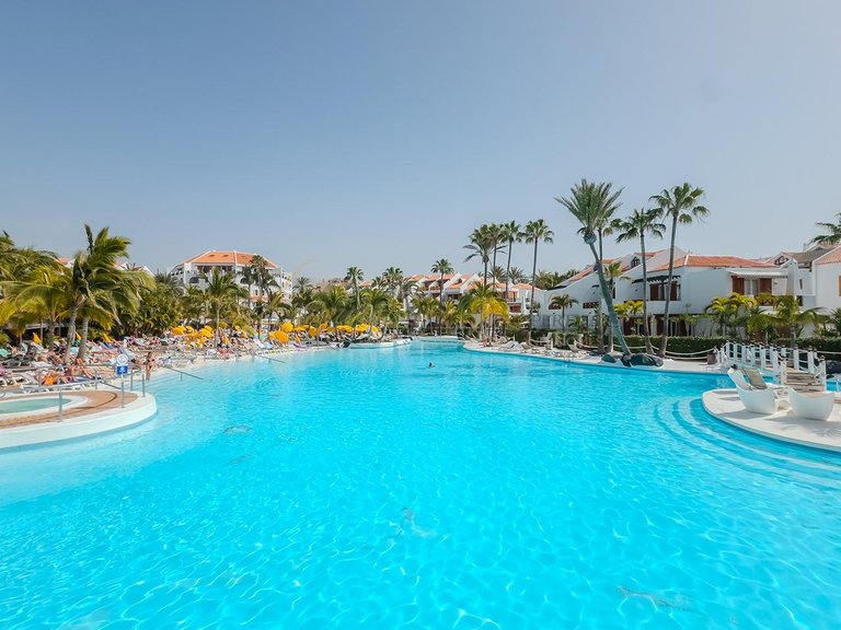 Apartment for Sale in Playa De Las Americas, Tenerife, España 23