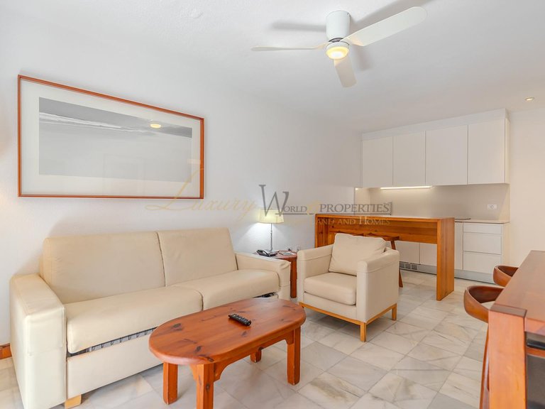 Apartment for Sale in Playa De Las Americas, Tenerife, España 8