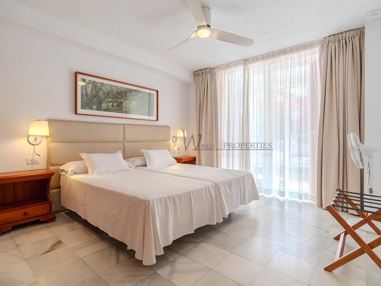 Apartment for Sale in Playa De Las Americas, Tenerife, España 14