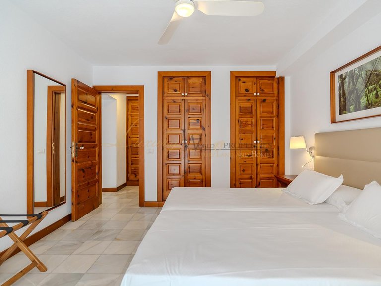 Apartment for Sale in Playa De Las Americas, Tenerife, España 16