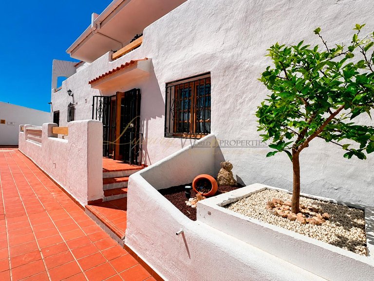 Apartment for Sale in Los Cristianos, Tenerife, España 2