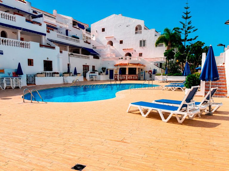 Apartment for Sale in Los Cristianos, Tenerife, España 1