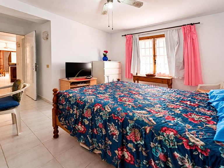 Apartment for Sale in Los Cristianos, Tenerife, España 11