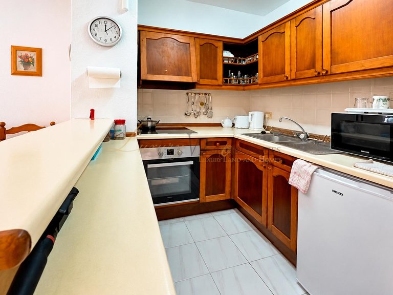 Apartment for Sale in Los Cristianos, Tenerife, España 8