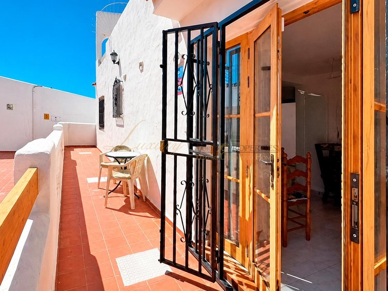 Apartment for Sale in Los Cristianos, Tenerife, España 3