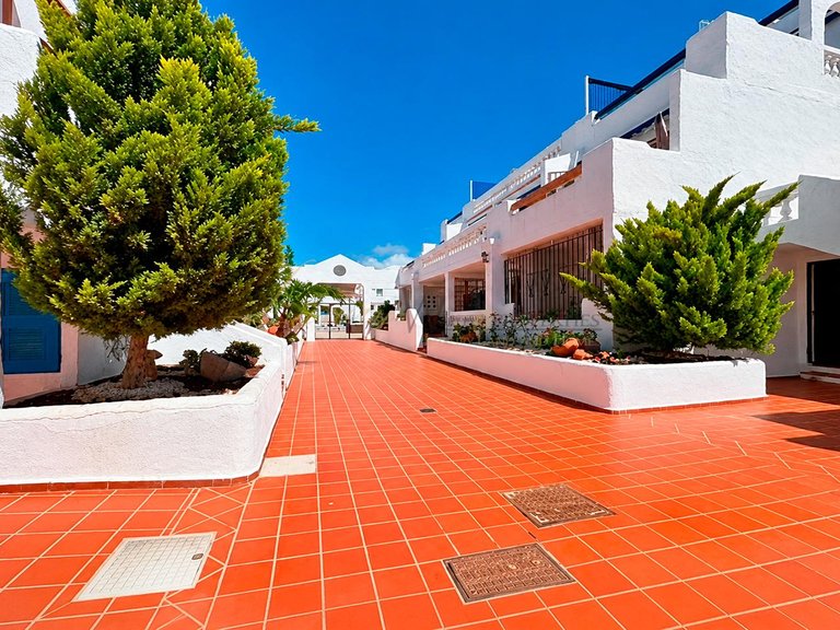 Apartment for Sale in Los Cristianos, Tenerife, España 13