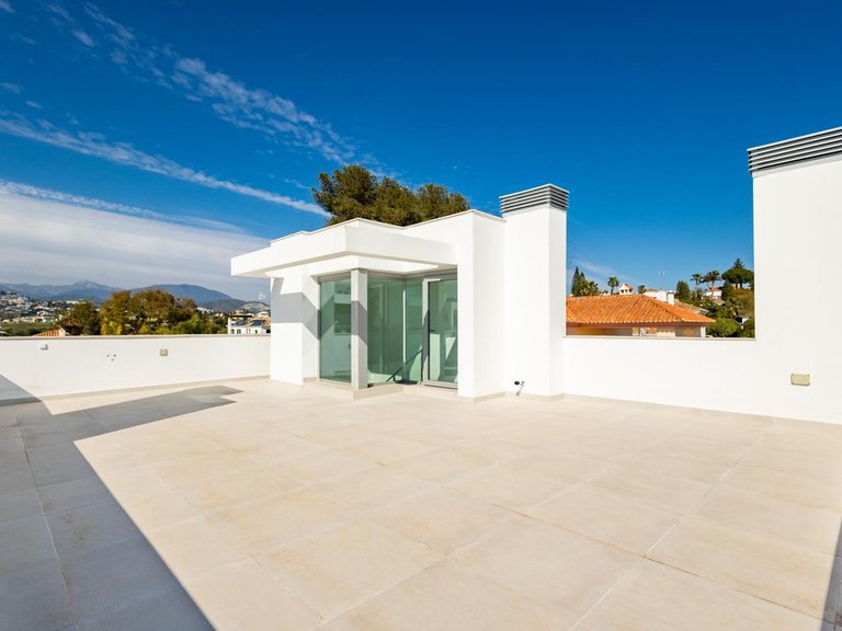 Villa for Sale in San Pedro Alcántara, Malaga 8