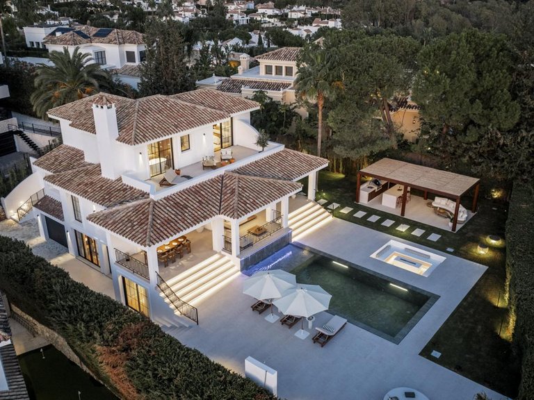 Villa for Sale in Marbella, Malaga 1