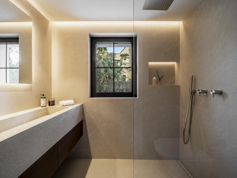 Villa for Sale in Marbella, Malaga 18