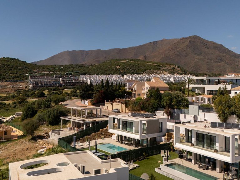 Villa for Sale in Estepona, Malaga 26