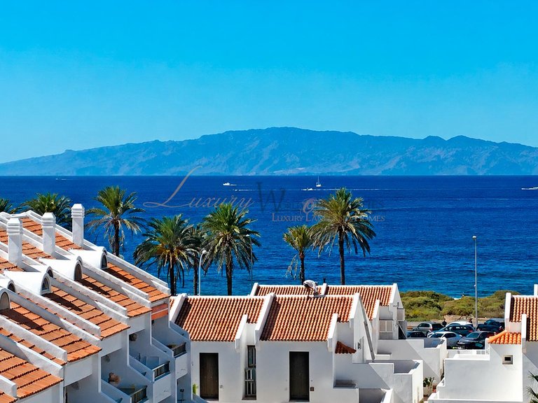 Penthouse for Sale in Playa De Las Americas, Tenerife, España 1