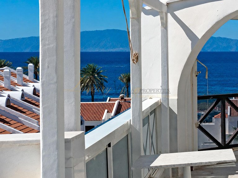 Penthouse for Sale in Playa De Las Americas, Tenerife, España 3