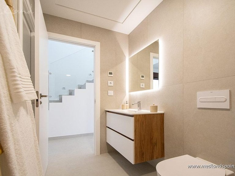 Villa for Sale in Mil Palmeras, Alicante 9