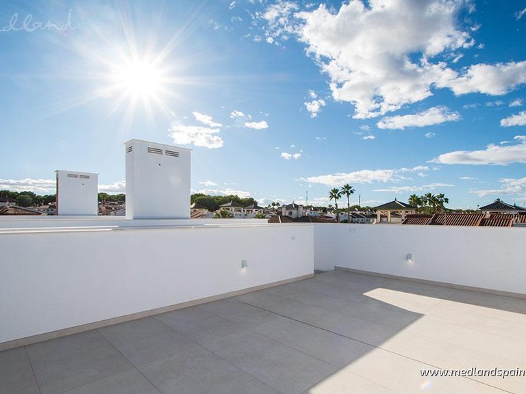 Villa for Sale in Mil Palmeras, Alicante 15