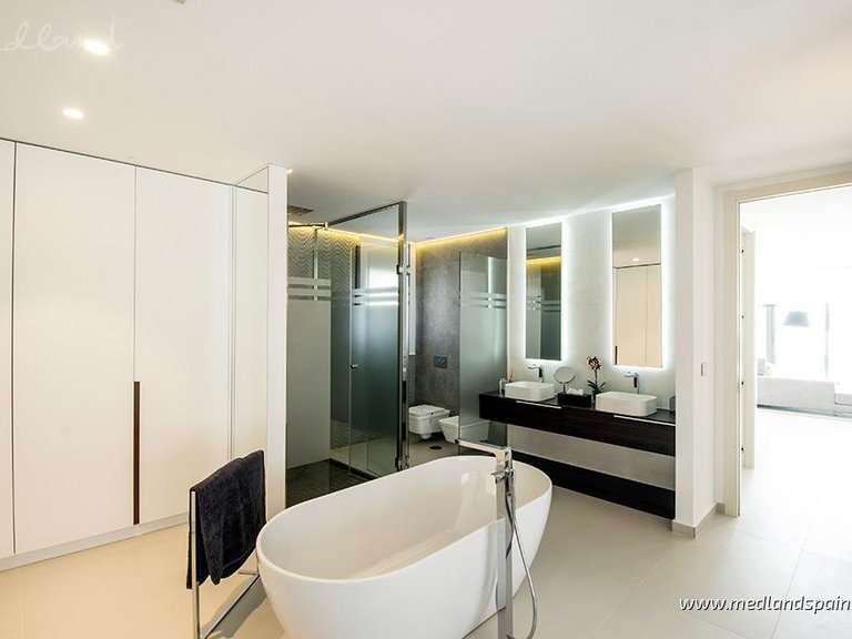 Villa for Sale in Campoamor, Alicante 14