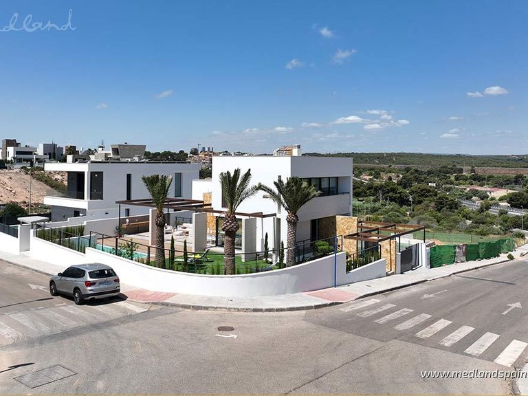 Villa for Sale in Campoamor, Alicante 3