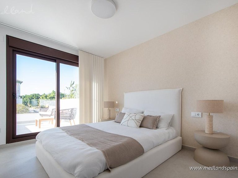 Villa for Sale in Mil Palmeras, Alicante 11