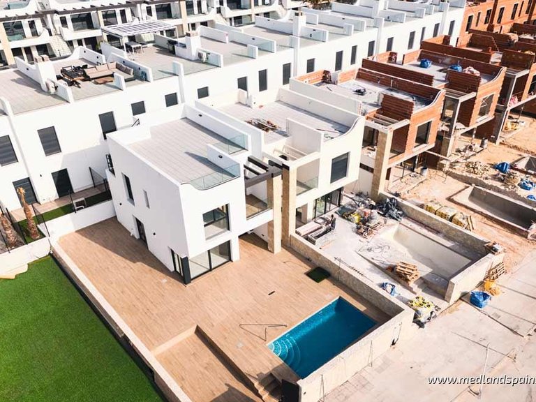 Villa for Sale in Punta Prima, Alicante 3