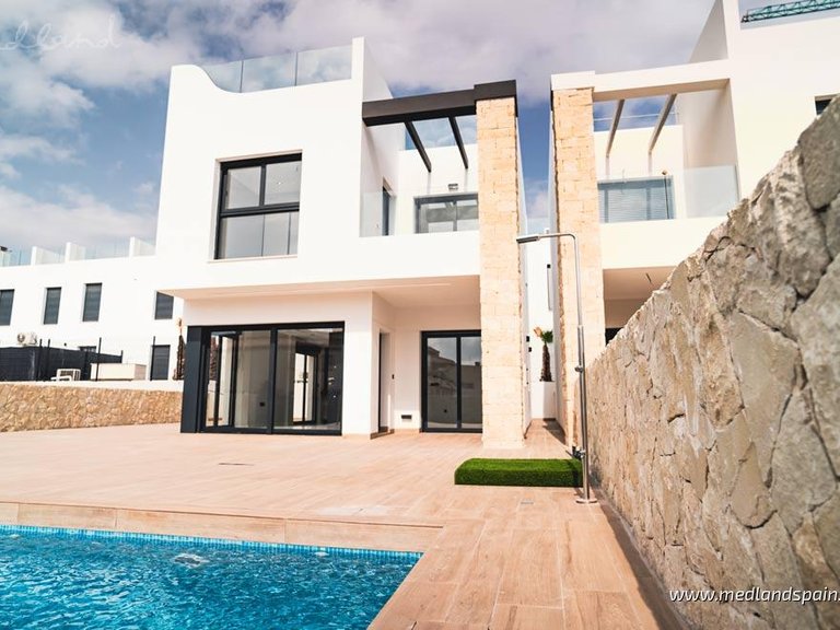 Villa for Sale in Punta Prima, Alicante 1