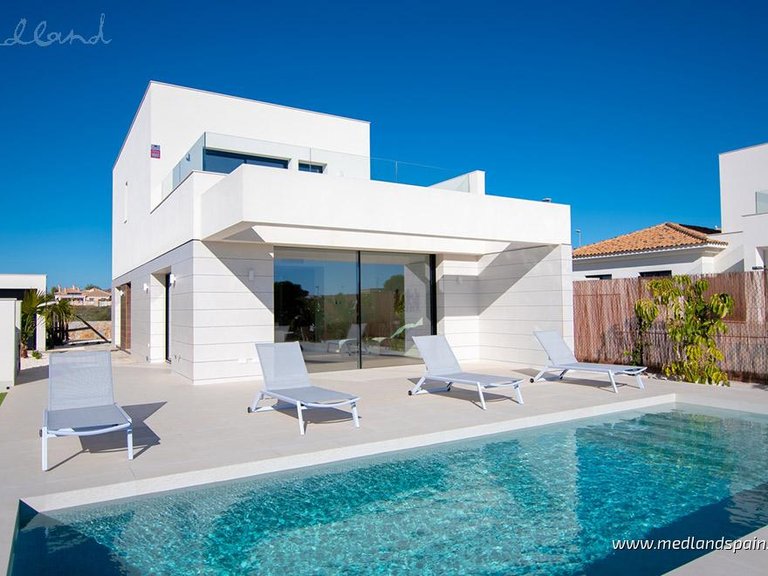 Villa for Sale in Los Montesinos, Alicante 1