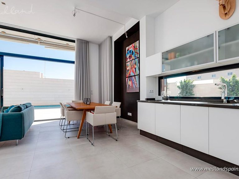 Villa for Sale in Pilar De La Horadada, Alicante 4