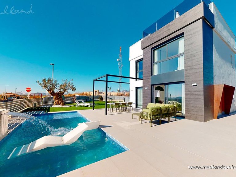 Villa for Sale in El Campello, Alicante 1