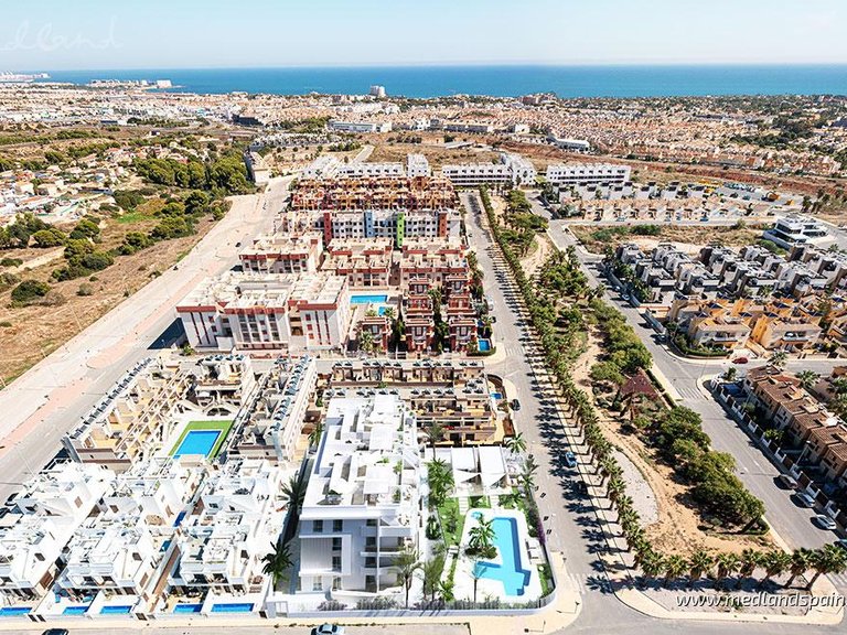 Apartment for Sale in Cabo Roig, Alicante 4