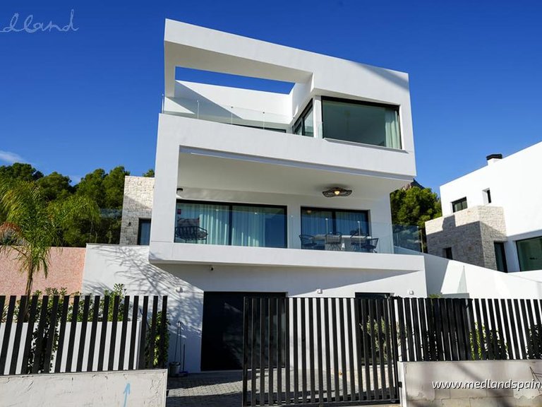 Villa for Sale in Polop-la Nucía, Alicante 1