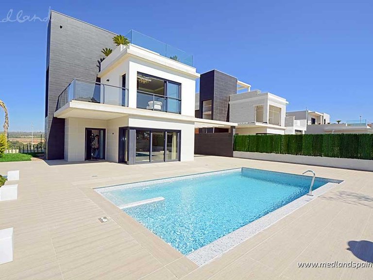 Villa for Sale in Campoamor, Alicante 1