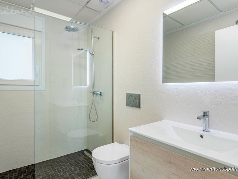 Villa for Sale in Los Montesinos, Alicante 9