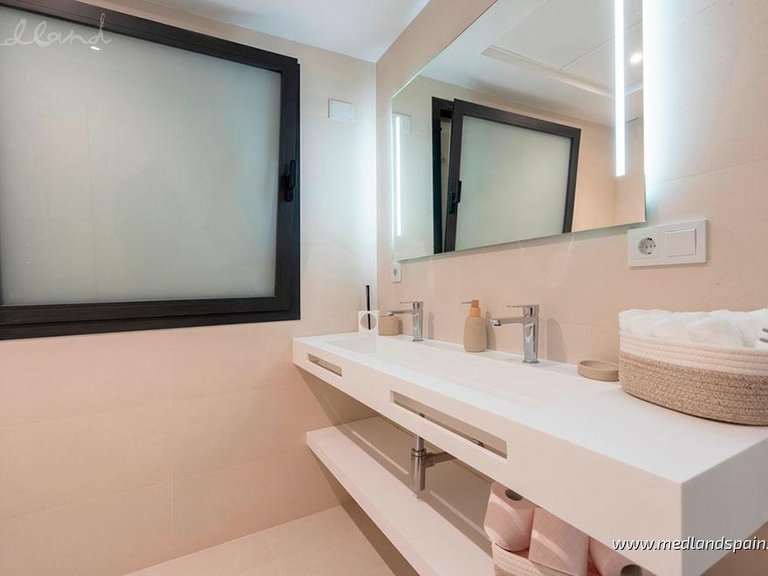 Apartment for Sale in San Pedro De Alcántara, Malaga 14